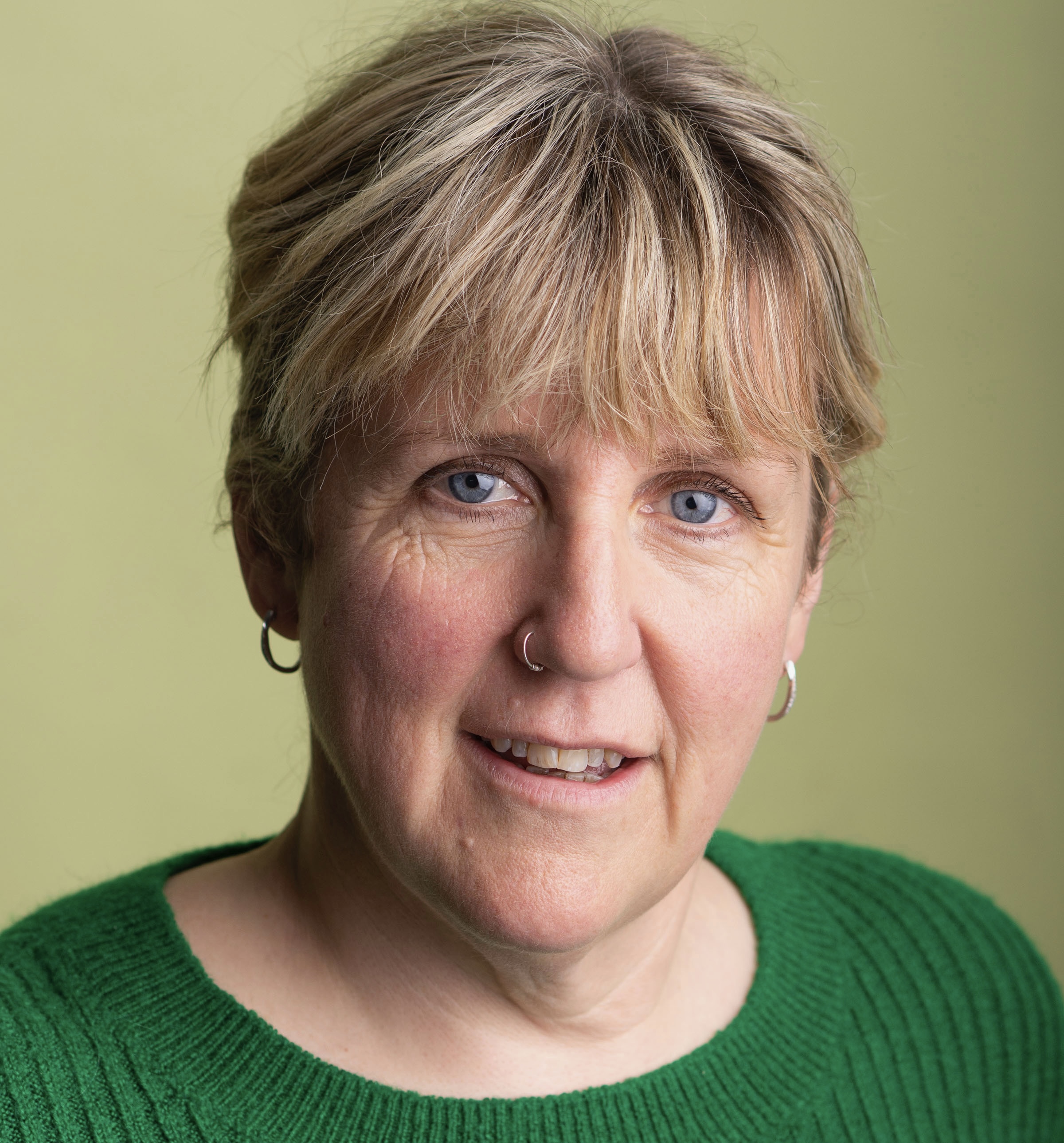 Nina Hills 