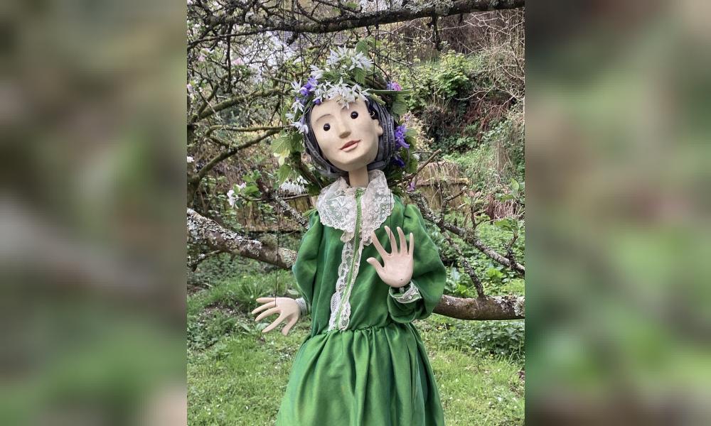 Enys Tregarthen puppet